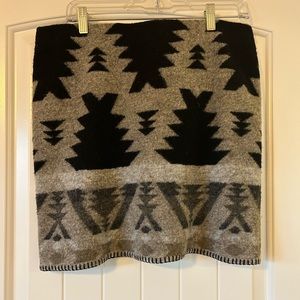 Karen by Karen Kane Size L Skirt with Pendleton Pattern